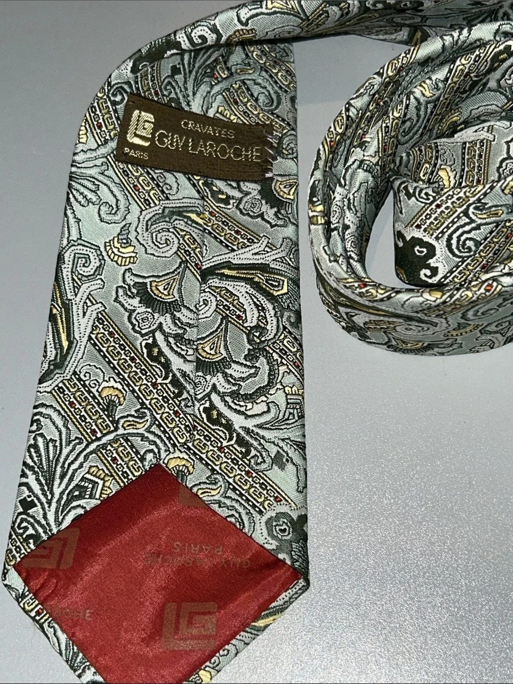 Men's Jacquard Paisley Pattern Silk Tie in Light Green with Gold Accents